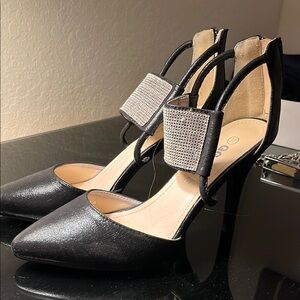 Elegant Black Heels with Rhinestone Detail
